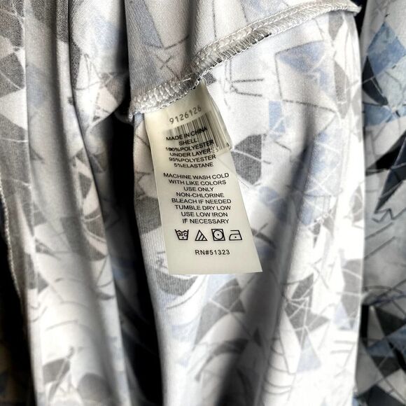 VINCE Camuto High Scoop Neck Keyhole Back Button Lined Top XS - Picture 9 of 10